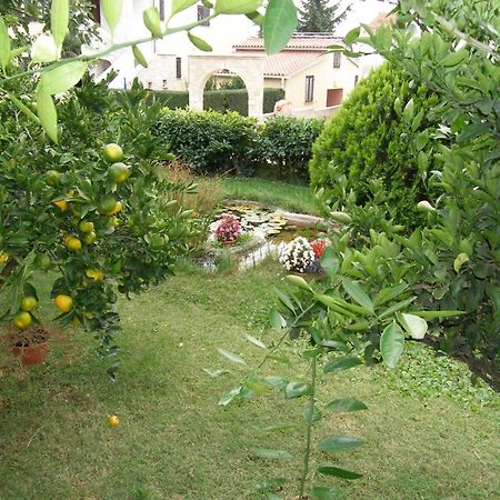 Family House With 2 Apartments - Irma 메덜린 외부 사진