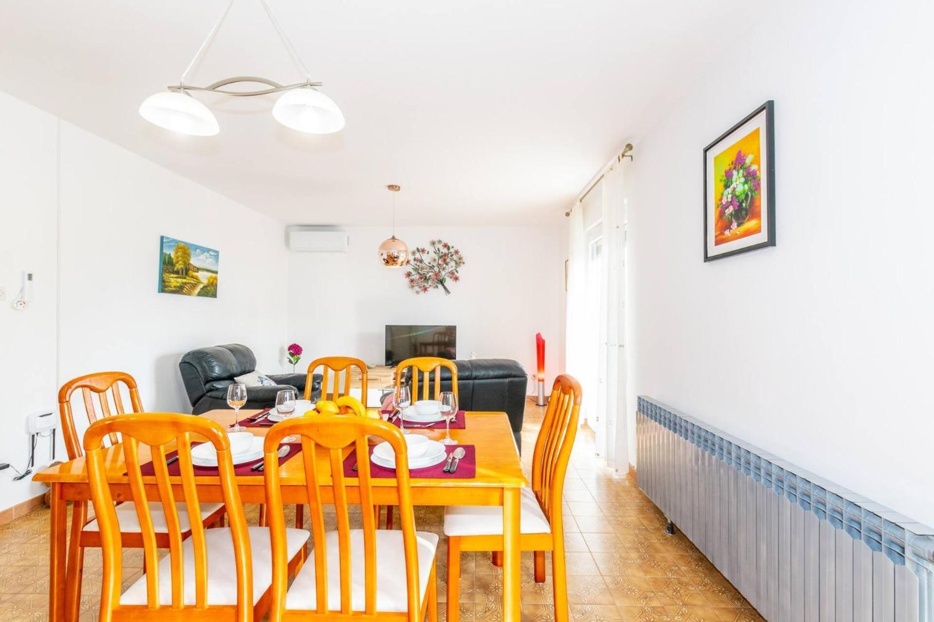 Family House With 2 Apartments - Irma 메덜린 외부 사진