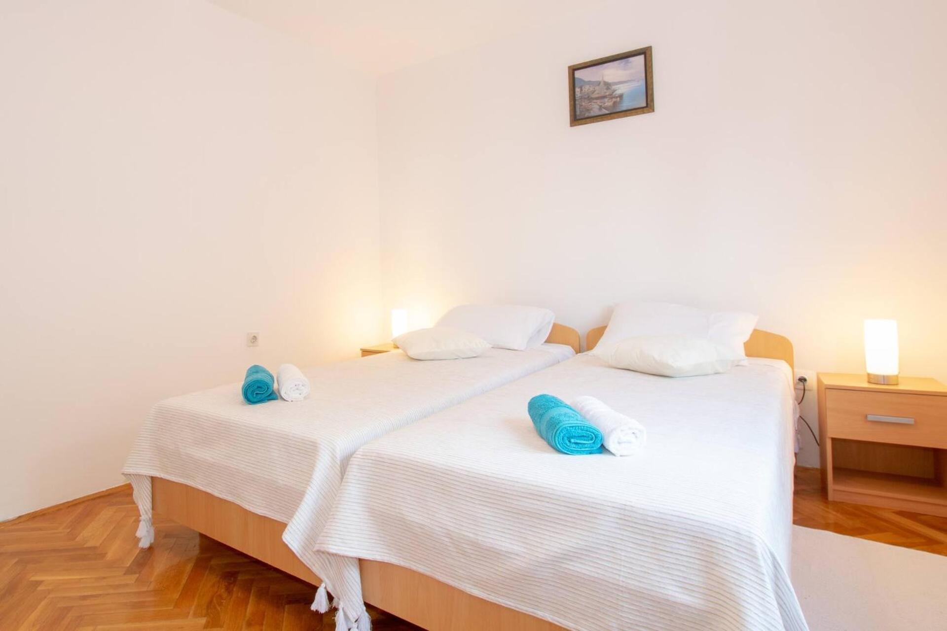 Family House With 2 Apartments - Irma 메덜린 외부 사진