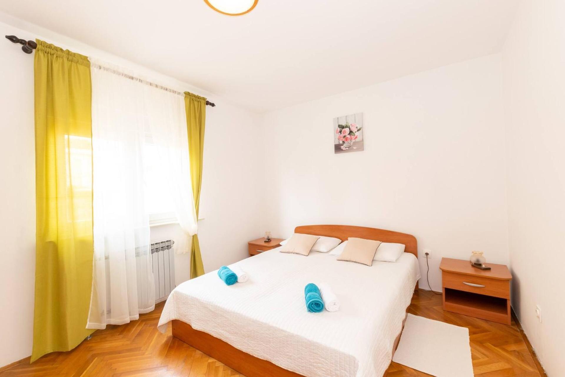 Family House With 2 Apartments - Irma 메덜린 외부 사진
