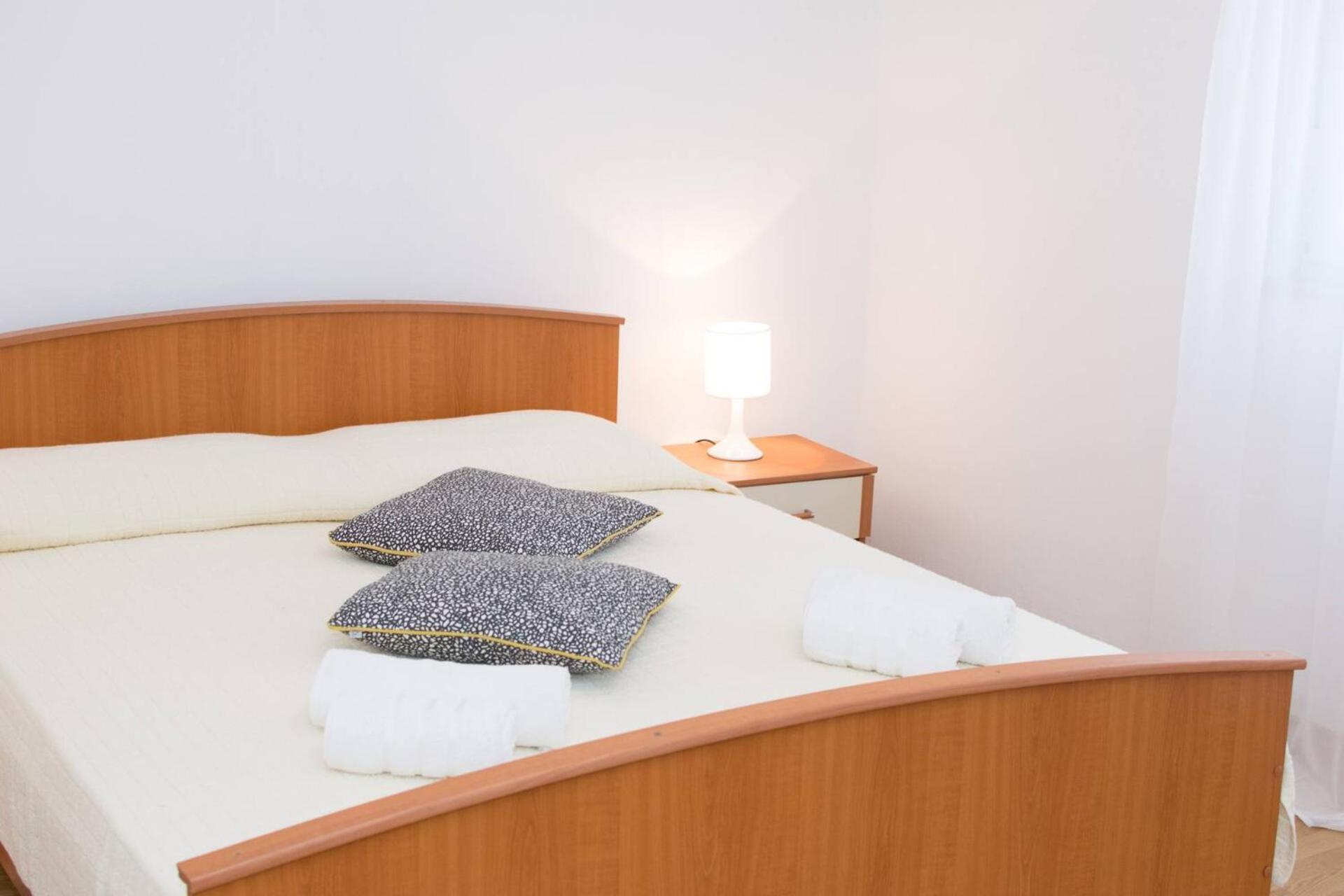 Family House With 2 Apartments - Irma 메덜린 외부 사진