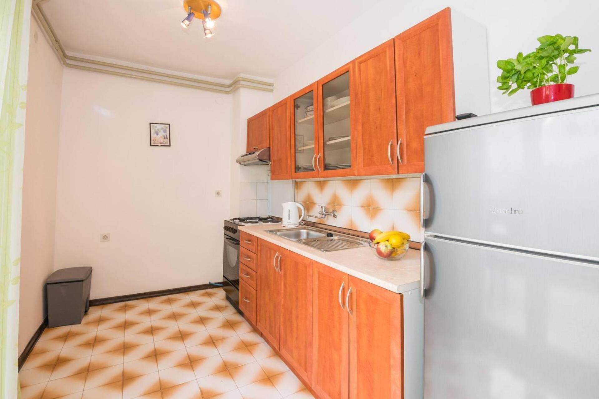 Family House With 2 Apartments - Irma 메덜린 외부 사진