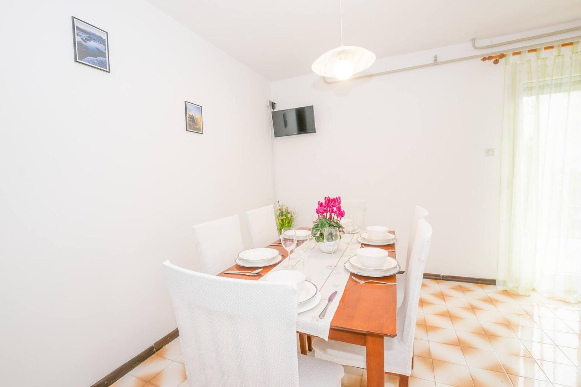 Family House With 2 Apartments - Irma 메덜린 외부 사진
